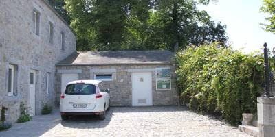 parking ferme château de Dourbes 