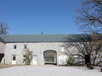 Cour intérieure à la ferme chateau de Dourbes 