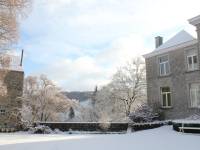 La ferme-château sous la neige