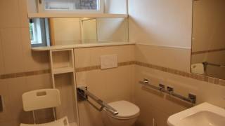  salle de bain PMR (gite Colchique à Dourbes )