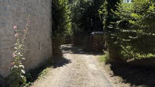 route étroite d'accès à "Près de l'église"